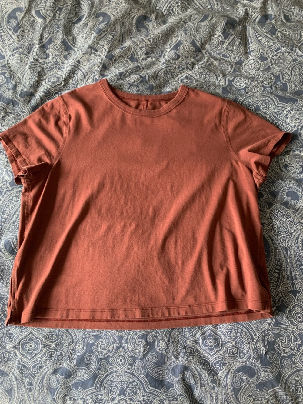 Lululemon cropped T-shirt